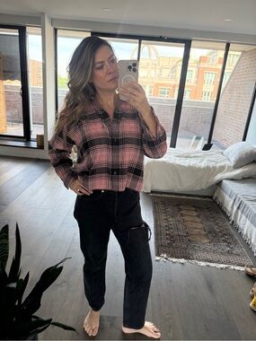 Levi’s Pink Plaid Cropped Flannel Shirt | Size M